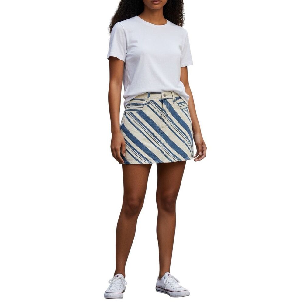 Universal Thread Striped Mini Skirt, size 8